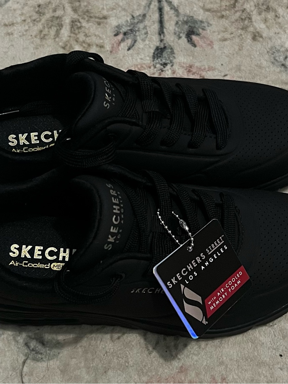 Skechers Women’s Stand on Air Sneakers - Picture 5 of 10